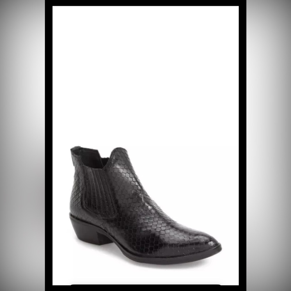 New $239 KBR 2010 Black Python Textured Western Chelsea Boot, Size EU-35/US 5 M